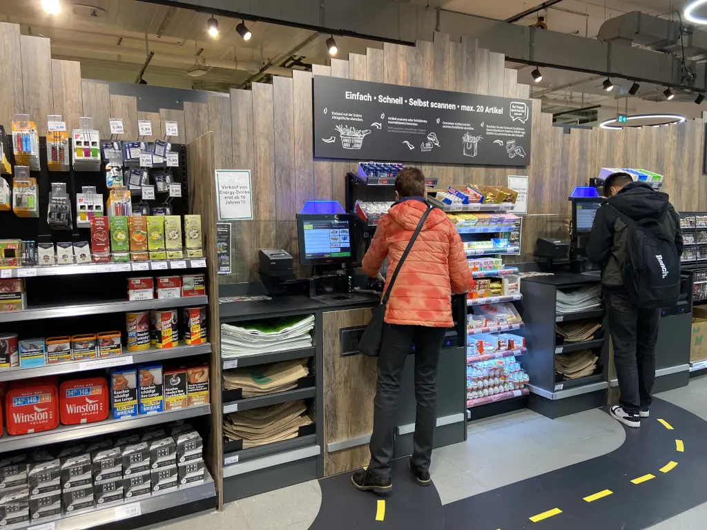 Marktkauf Lübbecke: Customers can also pay at two NCR self-checkout systems.