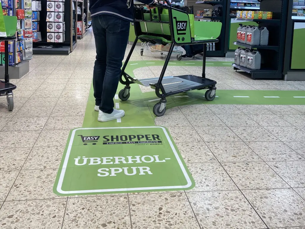Marktkauf Espelkamp: Customers can check out faster at the Easy Shopper checkout.