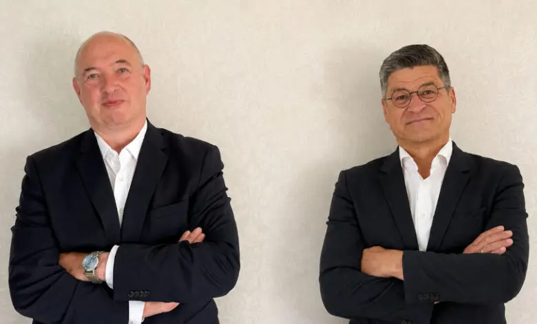 Frank Austel, CAS AG (left in the photo), and Christian Tabernig, former sales director at Lobster Data, lead Geqoio. (Photo: Geqoio / AI montage)