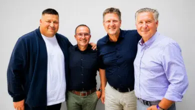 Die CEOs Toni Jacob (Migrasys), Rolf Thomann (4POS), Ralf Hovenga (Pan Oston) sowie Migrasys-Gründer Frank Jacob bauen die Zusammenarbeit ihrer Unternehmen weiter aus. (Foto: Migrasys GmbH)