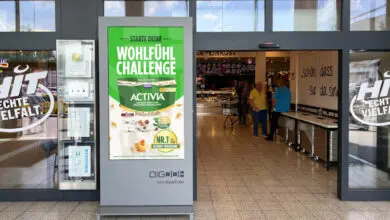 Dohle erweitert das Retail Media-Angebot mit Digooh sowie Inovisco und stattet die Eingangsbereiche von knapp 100 Hit-Märkten mit 75-Zoll-Welcome-Screens aus. (Foto: Inovisco)
