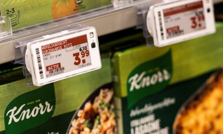 Plus fährt Preis-Promotions mit Pricer: Die niederländische Handelsgenossenschaft de Sperwer bieten ihren Mitgliedern zweifarbige ESLs für ihre Plus-Märkte. (Foto: Pricer)