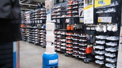Inventory robot Tory RFID from MetraLabs scans items as it passes by. (Photo: Decathlon)