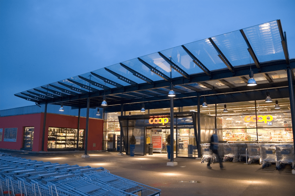 Die Coop gehört zu den größten Lebensmittelhandels- und Großhandels-Unternehmen der Schweiz. Sie ist als Genossenschaft mit rund 2,5 Millionen Mitgliedern organisiert und hat ihren Hauptsitz in Basel (Foto: Coop Schweiz)