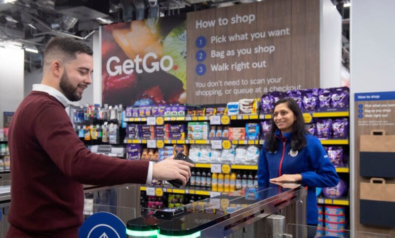 Autonom einkaufen ohne Scanning oder Zahlen am SCO - Tesco in der Chiswell Street erlaubt beides. (Foto: Tesco/Parsons Media)