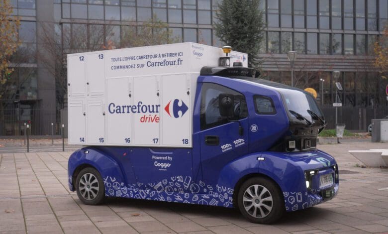 The electric-powered autonomous vehicle being used at the Polytechnic Institute campus in Paris. (Photo: Carrefour France)
