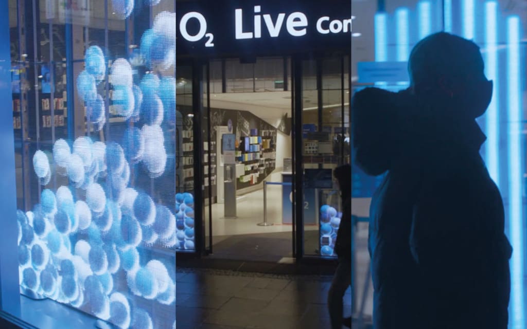Telefónica hat mit Umdasch, Ledcon Systems und Serviceplan Bubble die gesamte Schaufensterfront eines O2-Stores in Berlin mit einer halbtransparenten LED-Wand umgebaut. (Foto: Telefónica Germany)