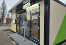 Die Rewe-Tochter Lekkerland hat heute einen autonomen Container Store als Test nur für ihre Mitarbeiter auf dem eigenen Betriebsgelände in Frechen in Betrieb genommen. (Foto: Lekkerland)