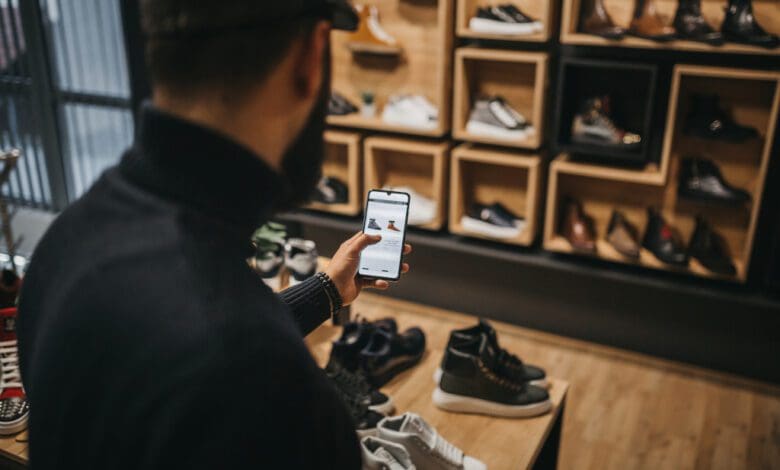 Der Handel will seine Prozesse so gestalten, dass die Kunden ein nahtloses Einkaufserlebnis über alle Touchpoints mit ihrem Unternehmen haben. (Foto: Nikola Stojadinovic via iStock)