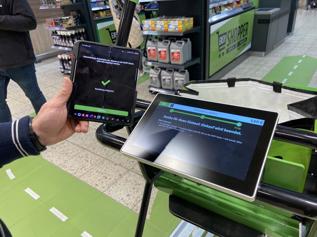 Marktkauf Espelkamp: The customer can pay via app...