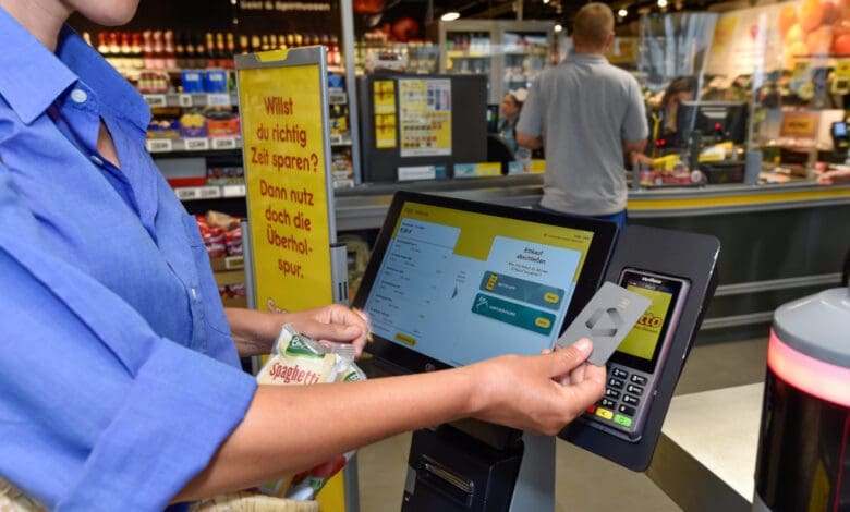 At Netto's hybrid Pick&Go store in Regensburg, customers can store without entry barriers or the use of the retailer app. (Photo: Netto)