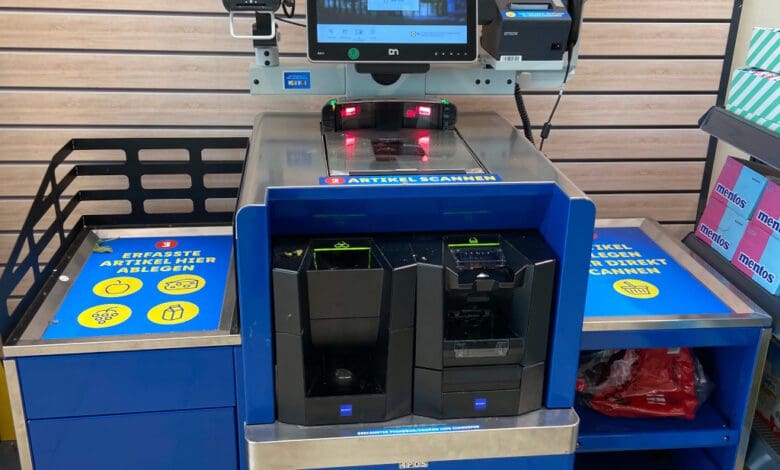 In its flagship store in Bietigheim-Bissingen, Lidl is trialling self-checkouts from 4POS with cash recyclers from Glory. (Photo: The Retail Optimiser)