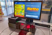 In some stores, Netto is testing hybrid checkouts that can be used as both regular checkouts and self-service checkouts. (Photo: Peer Schader / Supermarktblog)