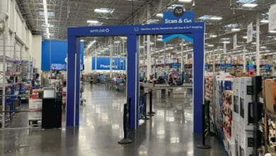 Sam’s Club nutzt KI und Computer Vision am Ausgang, um zu überprüfen, ob Scan&Go-Kunden alle Artikel in ihren Einkaufswagen bezahlt haben. (Foto: Walmart)