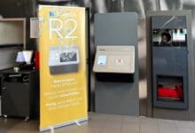 At Trinkgut Gerdes in Moers, customers can test the new Tomra R2 multi-feed reverse vending machine for the first time. (Photo: Tomra)
