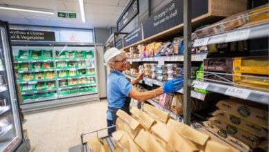 Staff of British Co-op optimise in-store tasks for online fulfilment with Walmart's white label solution. (Photo: Co-op UK)