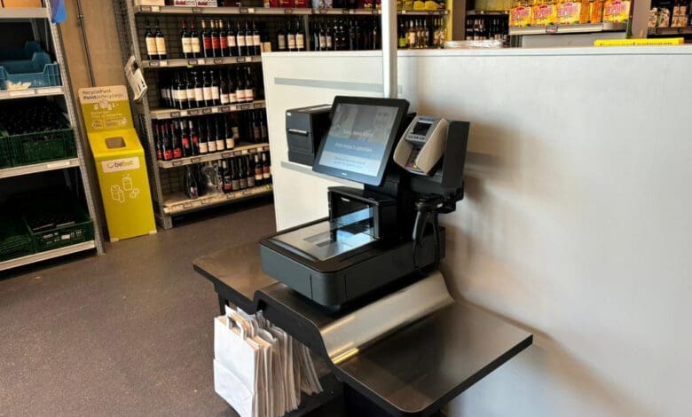 Colruyt Group buys its new self-checkouts from Toshiba. They are developed and produced by the Dutch company Pan Oston. (Photo: Colruyt Group)