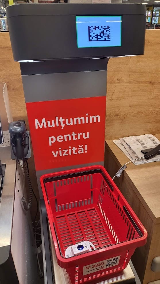 So wie Selgros hier in Rumänien setzen Handelsunternehmen Supersmart zunehmend auch an stationären Self-Checkouts ein. (Foto: Supersmart)