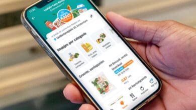Die Albert Heijn-App zeigt Kunden in Echtzeit, welche Produkte kurz vor dem erreichen des Mindesthaltbarkeits-Datums in einzelnen Filialen verfügbar sind – inklusive der aktuellen Rabatte. (Foto: Albert Heijn)