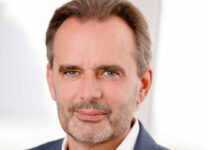 Provides relevant shopper insights for optimising shelf space and promotions with his team: Yagora founder and CEO Gerd Palmer. (Photo: Yagora)