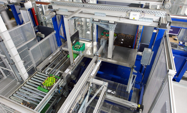 Witron’s OPM system with COM machines enables fully automated, store-specific assembly of items in all temperature ranges. (Photo: Witron)