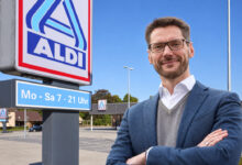 Auf Vorstandsende der deutschen Landeseinheit übernimmt Dirk Fust die Verantwortung für die IT. (Foto: Lidl / Aldi Nord / KI-Montage: Retail Optimiser)